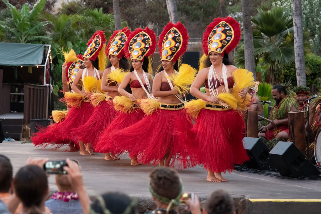 【公式】チーフ ルアウ - ハワイ オアフ島で一番人気のハワイアン・ディナーショー | Chief's Luau - Home