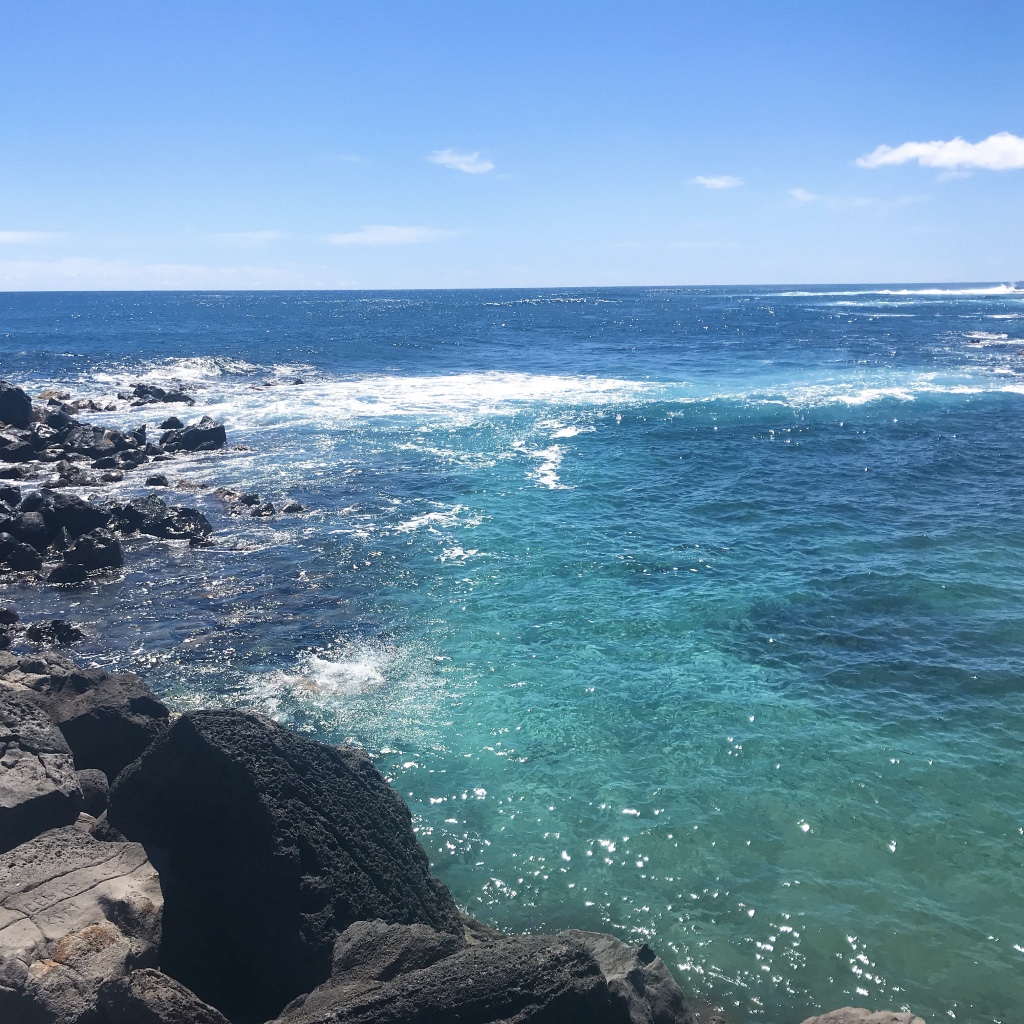 秘密の絶景ビーチの先へ ハワイのパワースポット ペレの椅子 Aloha Girl